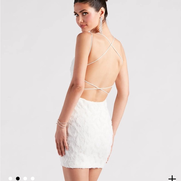 Windsor’s A Lace Romance V Neck Strappy Dress - Picture 6 of 6